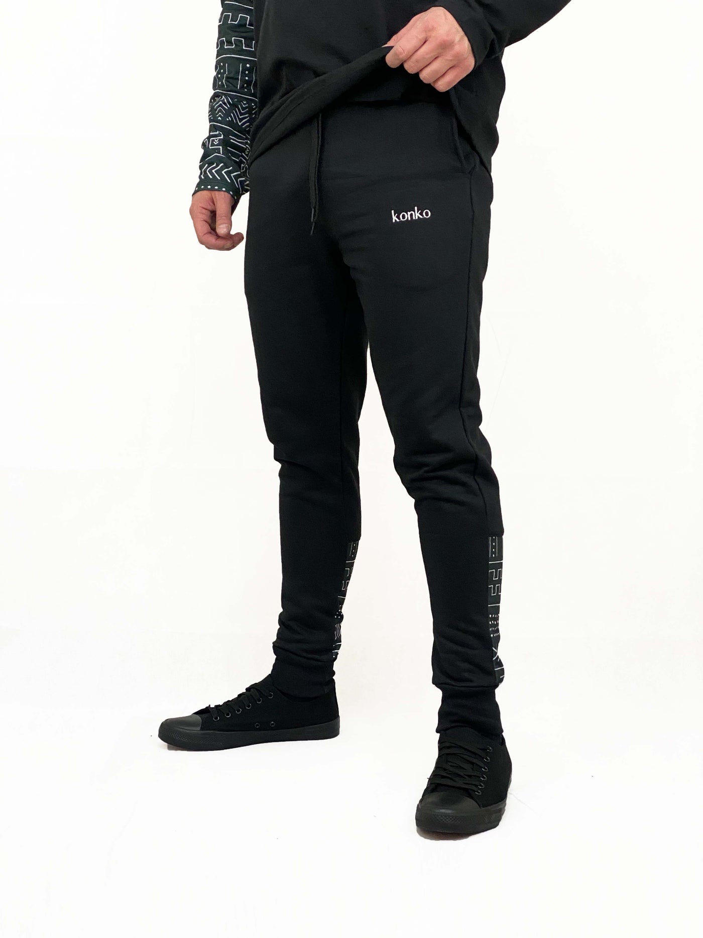 buzo-jogger-clasico-africa-negro