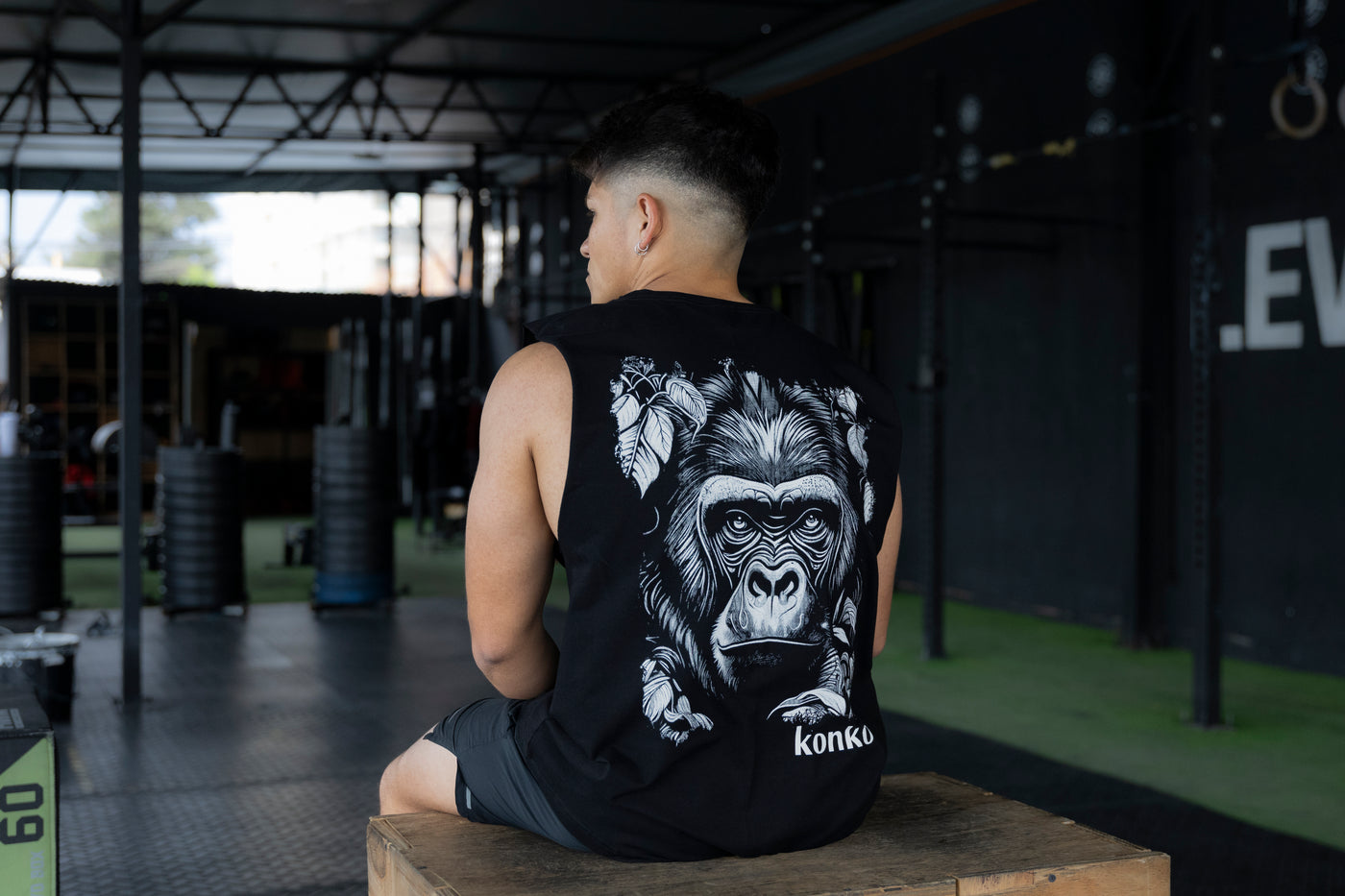 Sudadera Tank Wild Jungle  Negra konko